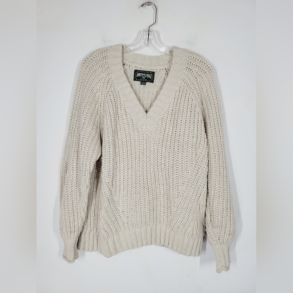 American Eagle Outfitters V-Neck Cream Sweater, Size Large